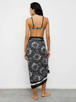 Chantelle FLOWERS BW 1P PAREO 10 Chantelle FLOWERS BW 1P PAREO -Outlet CHANTELLE Store C16T20 0W5 8 1